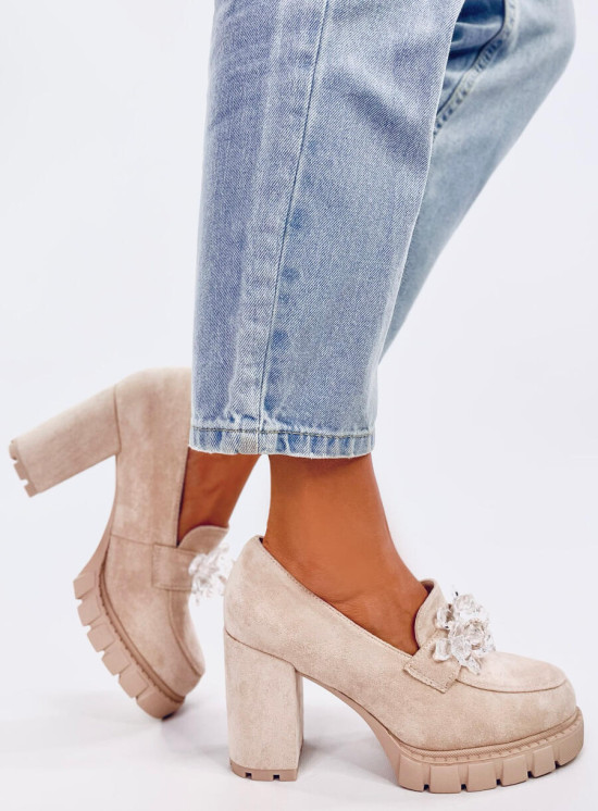 Béžové mokasíny na podpätku