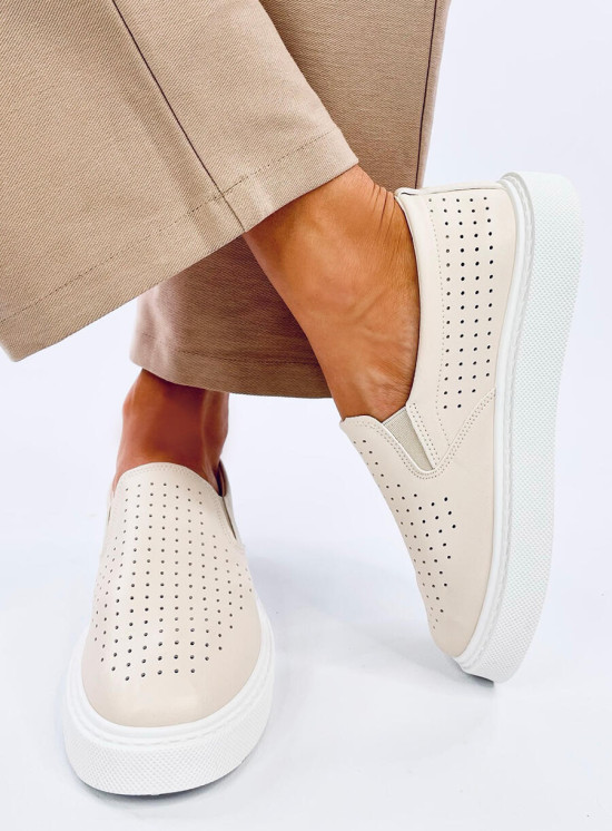 Perforované slip-on tenisky béžové