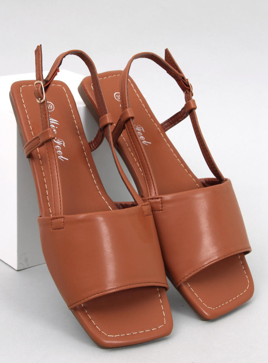 Camel hnedé sandále na plochej podrážke