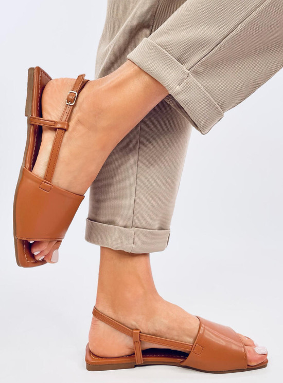 Camel hnedé sandále na plochej podrážke