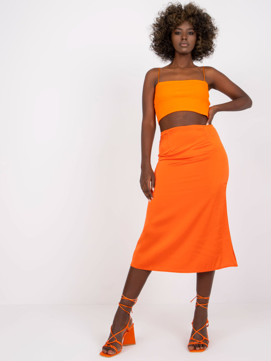 Elegantná midi sukňa v oranžovej farbe