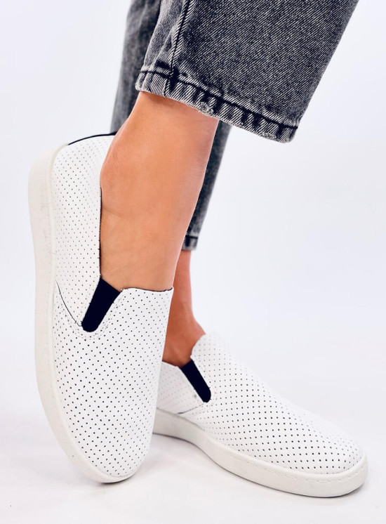 Perforované slip-on tenisky biela/čierna