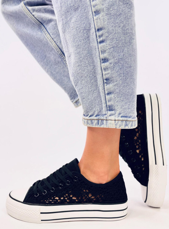 Čierne čipkované tenisky