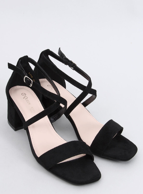 Čierne sandále na nízkom podpätku