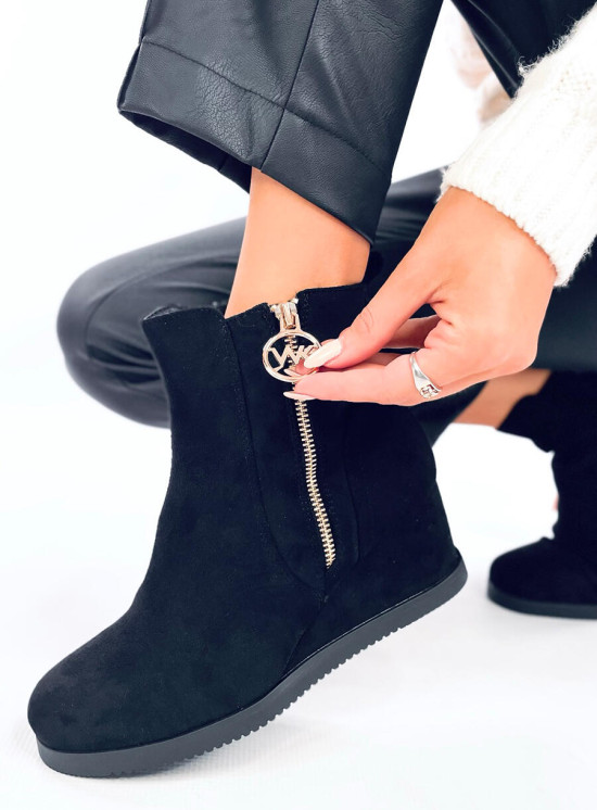 Čierne čižmy na platforme so zlatým zipsom