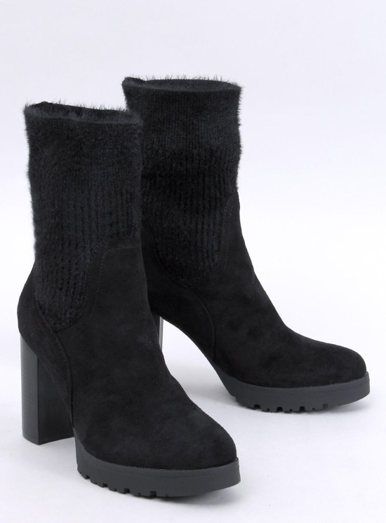 Semišové čižmy na podpätku čierne