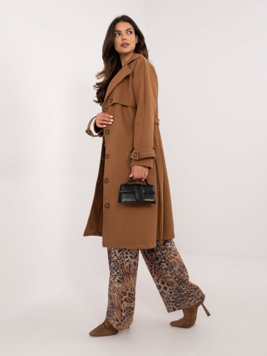 Elegantný prechodný kabát v camel farbe