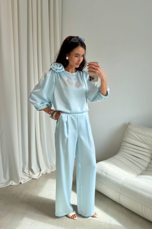 Nohavice v odtieni baby blue