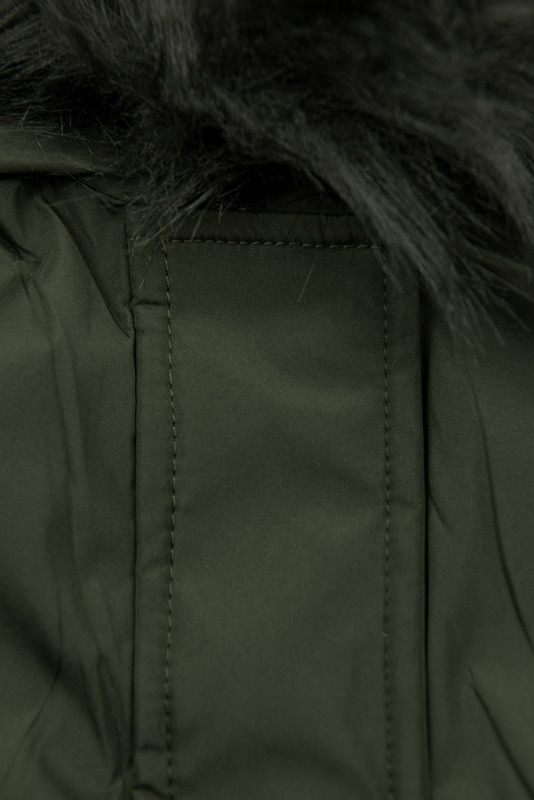 Zimná parka v khaki farbe s kožušinou