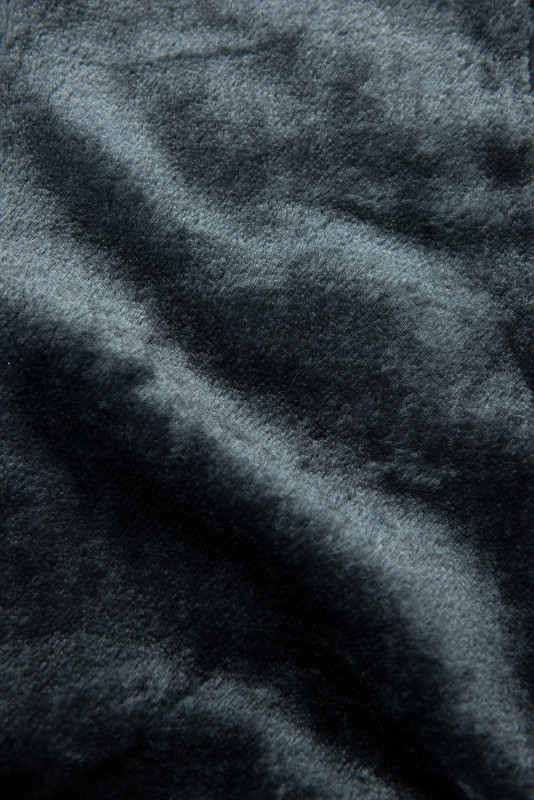 Čierna prešívaná zimná bunda s odnímateľnou kapucňou