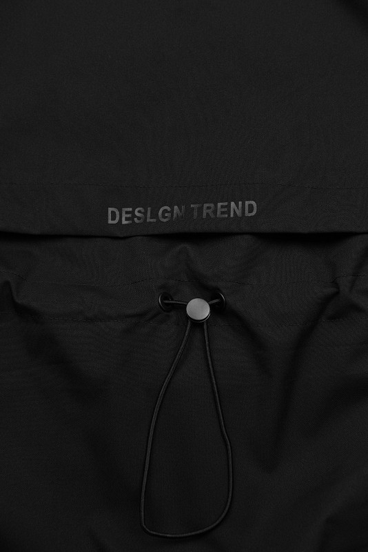 Čierna jarná parka s vysokým golierom