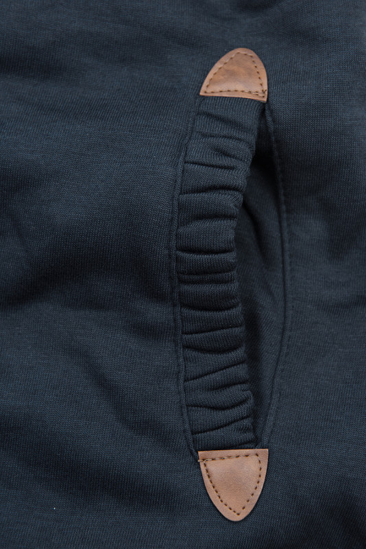 Tmavomodrá mikina s kvetinovou podšívkou