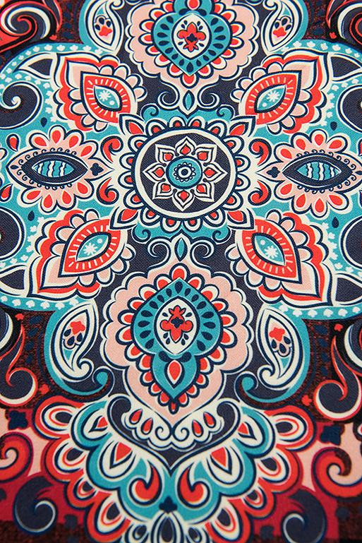 Červené kárované šaty so vzorom