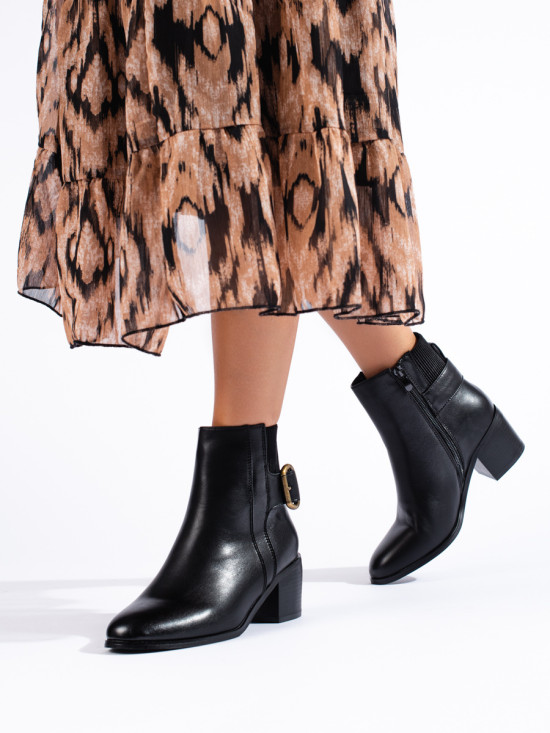 Čierne elegantné členkové čižmy so sponou