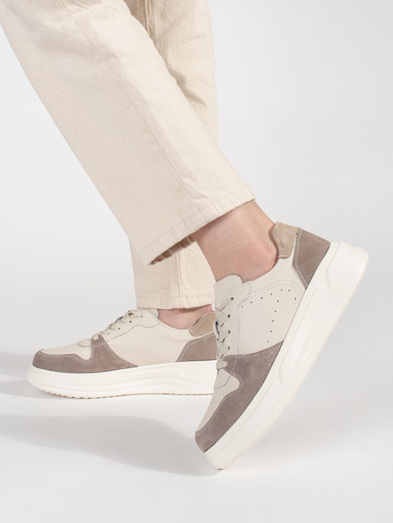 Béžové kožené sneakersy na platforme