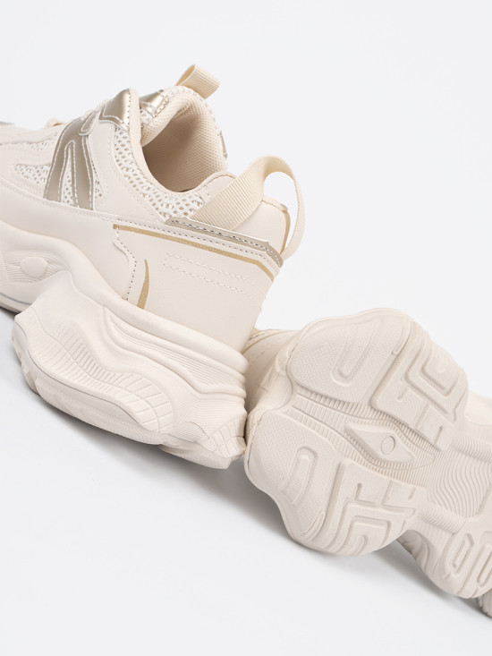 Svetlobežové sneakersy na hrubej podrážke