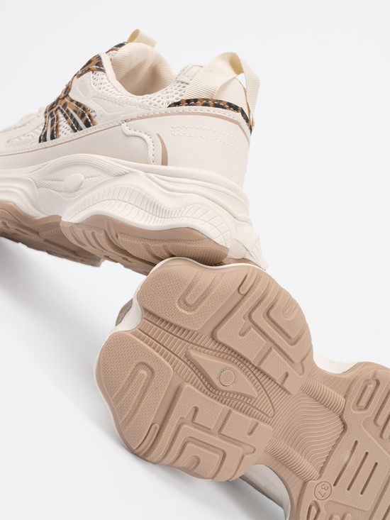 Sneakersy s hrubou podrážkou v animal vzore