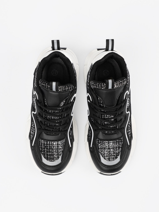 Čierne dámske sneakersy s ozdobnými prvkami