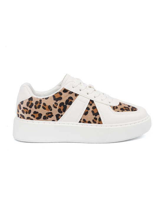Biele sneakersy s leopardím vzorom