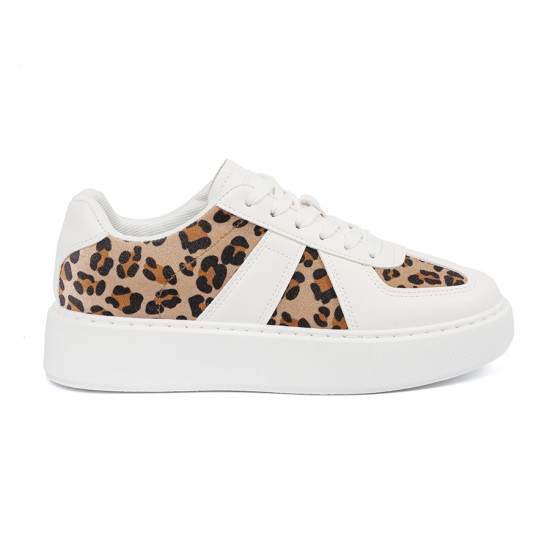 Biele sneakersy s leopardím vzorom