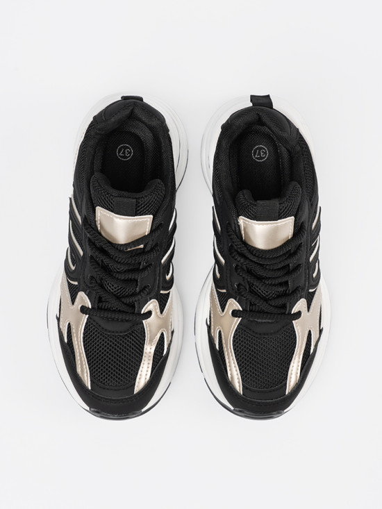 Čierne dámske sneakersy so zlatými detailmi