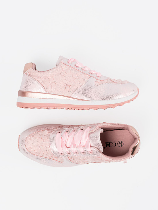 Ružové sneakersy s kvetinovým motívom
