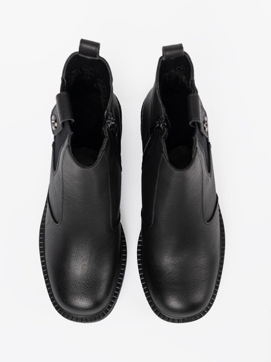 Elegantné čierne členkové čižmy s elastickým vsadením