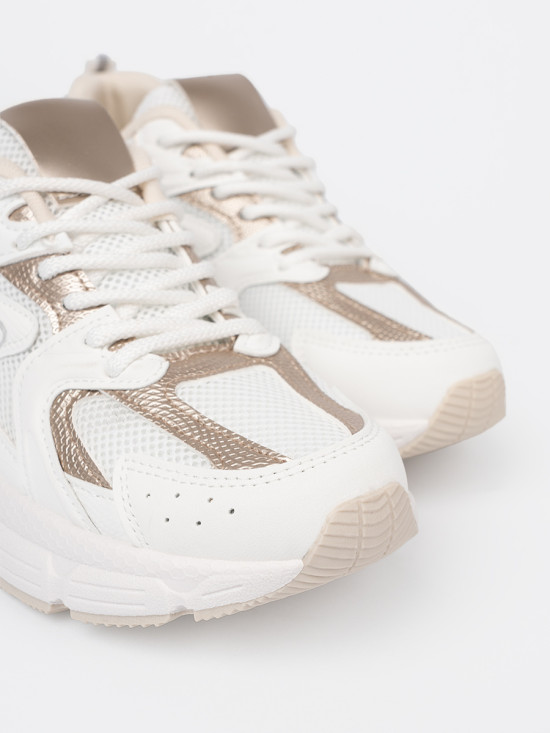 Biele sneakersy s béžovo-zlatými detailmi