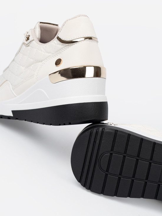 Béžové sneakersy s lesklými zlatými akcentmi