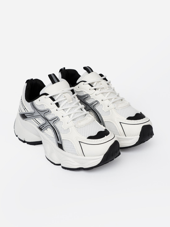 Bielo-čierne pohodlné sneakersy so sieťovinou
