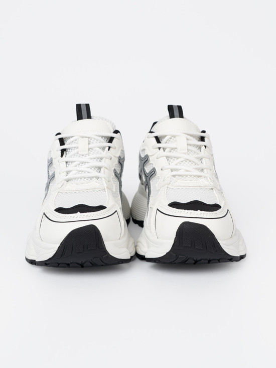 Bielo-čierne pohodlné sneakersy so sieťovinou