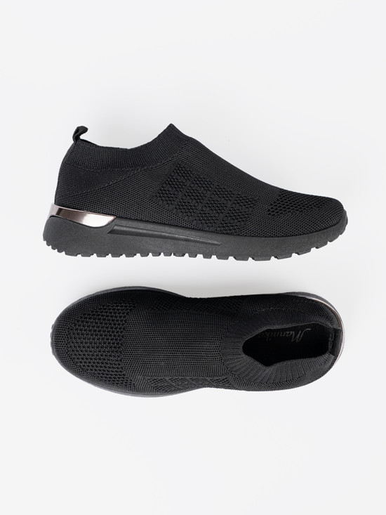 Čierne športové slip-on tenisky s textilným zvrškom
