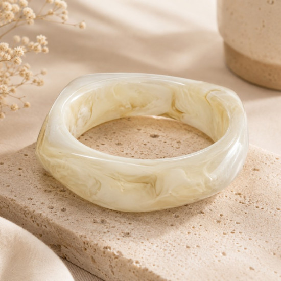 Hranatý živicový náramok CREME