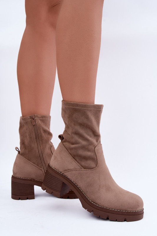 Béžové členkové čižmy na kockovom podpätku z eko semišu