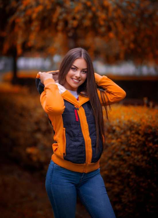 Červeno/čierna krátka kombinovaná mikina
