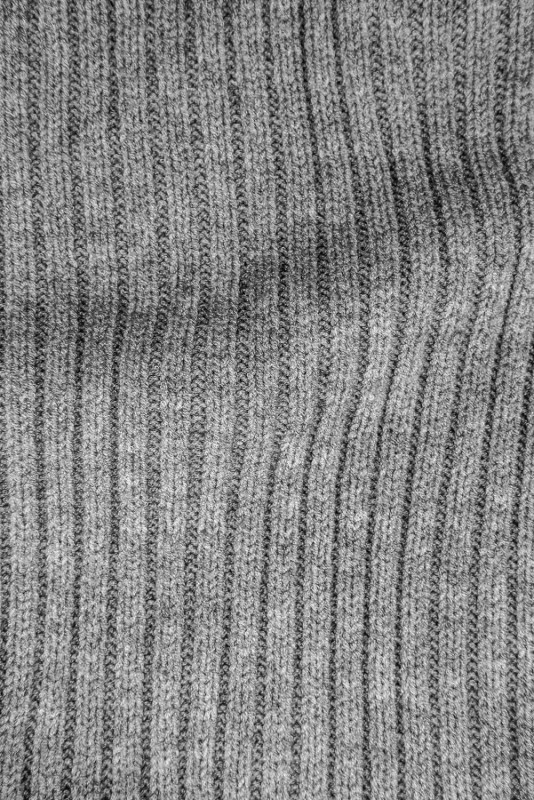 Sivé pletené rolákové šaty