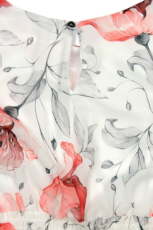 Biele elegantné šaty s kvetinovým vzorom