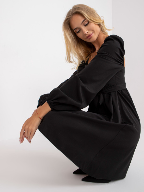 Elegantné čierne šaty