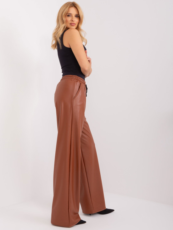Elegantné nohavice z ekokože