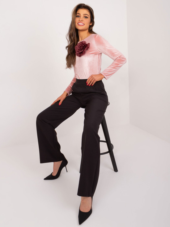 Elegantné body vo svetloružovej