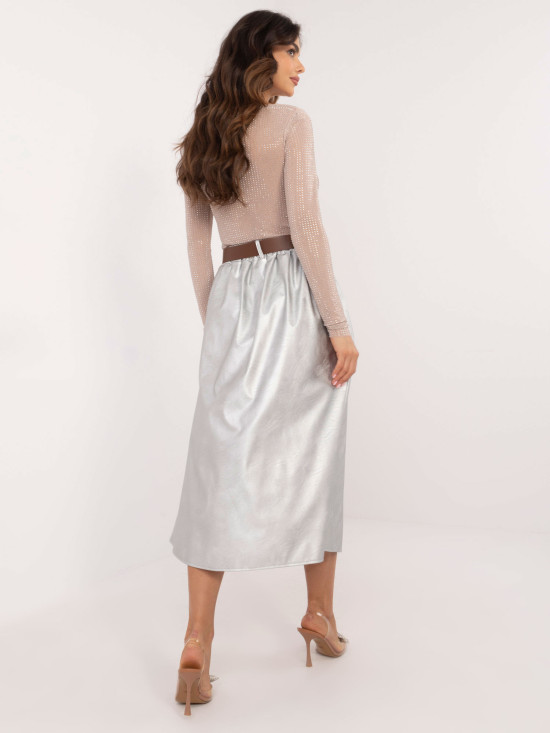 Elegantná strieborná midi sukňa