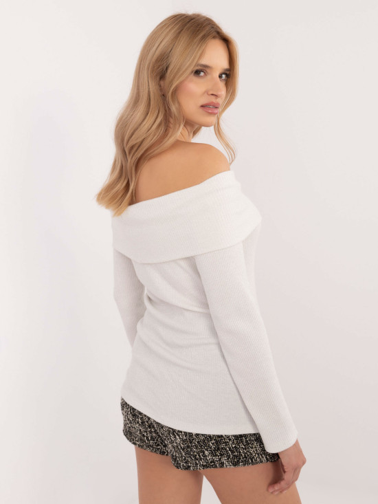Elegantný ecru pulóver s dlhým rukávom