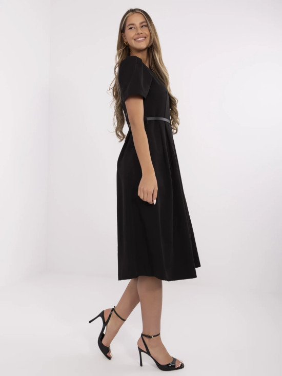 Elegantné čierne midi šaty