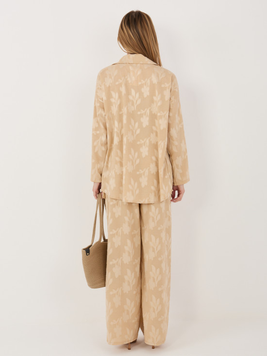 Béžová súprava s košeľou a nohavicami