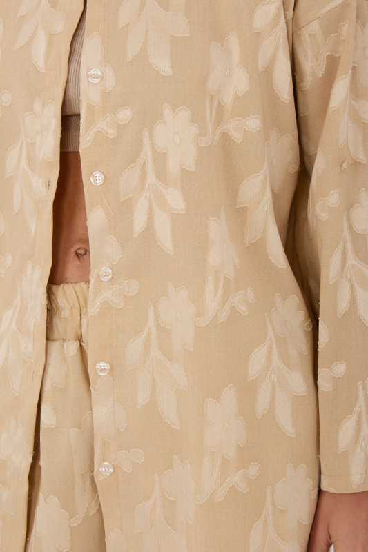 Béžová súprava s košeľou a nohavicami