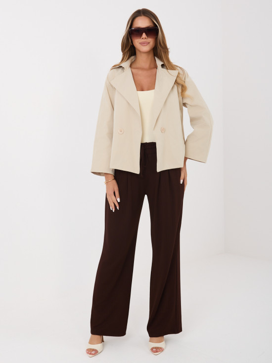 Krátky béžový prechodný kabát s podšívkou