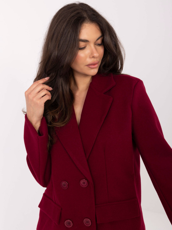 Elegantný krátky kabát v bordovej farbe