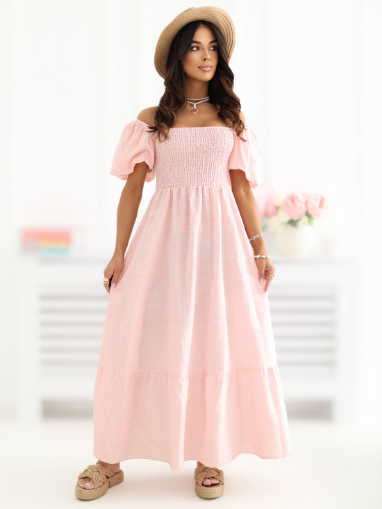 Broskyňové midi šaty s volánom a károvaným vzorom