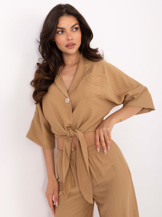 Elegantný komplet v camelovej farbe