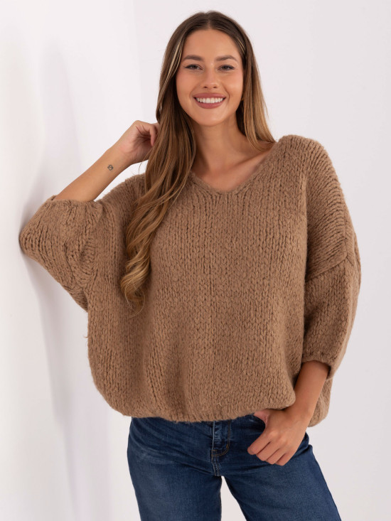 Štýlový camel pulóver s 3/4 rukávmi
